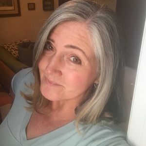 Meet your Posher, Dena